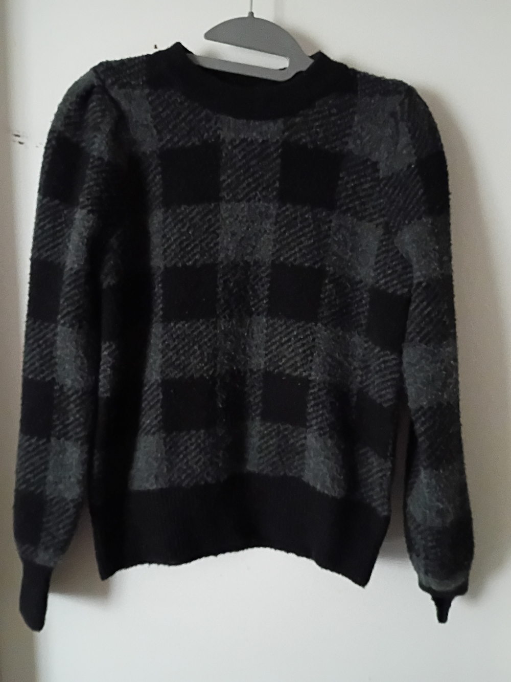 Women's Beachlunchlounge Black and Gray Plaid Crewneck Sweater Size XS